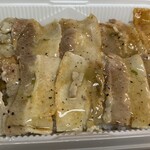 セブンイレブン - 2024/05/18
ねぎ塩だれの豚カルビ弁当 麦入りご飯 540円→486円
✳︎500円-50円=450円×1.08%=486円
✳︎50円引き