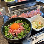 焼肉名匠 山牛 - 山牛焼肉定食（白米をミニユッケ丼に変更）
