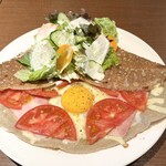 Kurepuridarima - 《ガレット ベーコン/トマト/チーズ/タマゴ/サラダ》