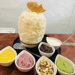 こひる庵 - お盆に収まりきらないトッピングたちw