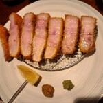 とんかつの部 - 艶々の林SPFリブロース！見た目で美味しさが伝わります。見事な差しの入り具合です