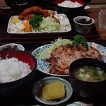 カキフライ定食と味噌焼き定食