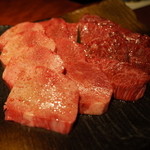 赤坂 みすじ - 厚切り上タン 2,280円×2（奥は上ハラミ） 2014.3.x