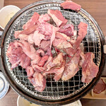 Iidabashi taishuu yakiniku baritonxtsu - 肉