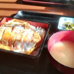 Oshokujidokoro Tsubasa - かつ丼に味噌汁付き