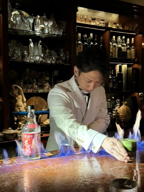 ♪心揺さぶられるパフォーマンスに酔いしれるBAR』by めーぐー710 
