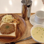 トーコーキッチン - カレーパン キッシュ、サラダ、スープ