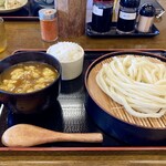 根っこ - 温玉ホルモンカレーうどん