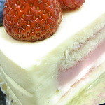 パティスリー アンシャンテ - スポンジにはシロップ？がしみこんでいてキチンとトライフル♪