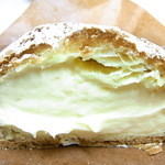 パティスリー アンシャンテ - 見た目より軽い皮、思ったより重いクリーム、食べ応えアリ♪