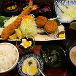 Katsumasa - ジャンボ海老ヒレかつ定食　2394円　+　大和芋をねばねばバクダンに変更　210円