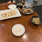 餃子酒場 秘密基地 - 
