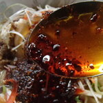 正龍 - 激辛辣油を投入