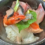 天晴水産 - 海鮮丼¥1,380