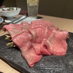 和牛A5雌牛と熟成牛舌 肉屋いちゆく - 