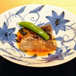 銀座ろくさん亭 - ◆煮物 ・鰆煮付、木の芽
       　優しい味に仕上げられた、
       　なすの揚げ浸し、かぼちゃの煮付け。
       　生臭さを微塵も感じず柔らかな鰆、
       　山椒がいい仕事をします。