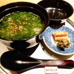 銀座ろくさん亭 - ◆食事（お好みで
      　B､糖鯖茶漬
       　　大量の細かい大葉!糖鯖の癖などなく、
       　　風味が全て 大葉に持ってかれます！
       　　もう少し魚と糠を、感じたかった。
