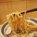 からみそラーメンふくろう - 麺リフト