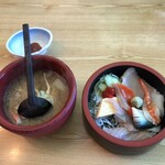 寺泊中央水産 まるなか - 「海鮮ちらし丼」1,500円