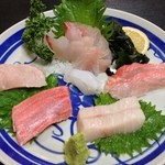 神月 - おまかせ刺し盛（真鯛、金目鯛、メカジキ、本マグロ、鰆、アオリイカ）