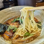 麺や 桜風 - バラ肉チャーシュー麺(塩)麺リフト(2024年5月19日)