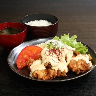 昔ながらの蕎麦からチキン南蛮まで！ボリューム満点定食メニュー