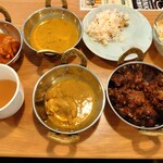 ネパール・インド料理店 ニューライノ - バターチキン・ダル・プラウ・サラダ・スープ・チキン・チキンチリ