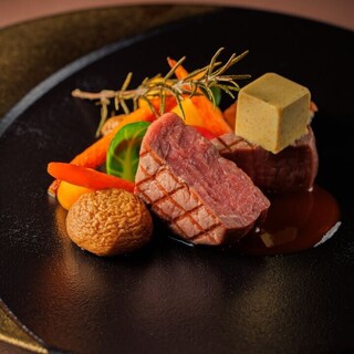 “地産地消”を掲げ、地元食材を活かした本格派フレンチを堪能