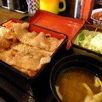 串酒場チチカブ - ランチ：ぶた重：680円(’14.02月)