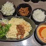 香氣　四川麺条 沼袋店 - 