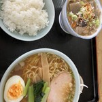 Ramen Eikou - Bセット780円　モツ煮、ライス、ラーメン
