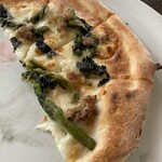 ダ・シゲッティーノ - [季節料理]菜の花と自家製肉詰めのチーズピザ