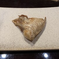 薪火三庵 - 鯛のカマ焼き（絶妙な塩味で薪で焼いてます）
