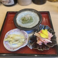 日本酒と和食 花びし - 夏の先付け3種 ( ふきのお浸し ・らっきょう酢味噌和え ・清流美どりの梅肉和え)