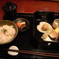 馳走いなせや - 緑高・季節のまぜ御飯・赤だし・香の物