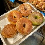 ハッピーキャンパーベーグル - 購入品！クルミは手土産になりました。