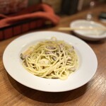 赤バル レッツェ - こちらも日替わりのクリーム系パスタ