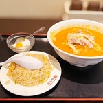 福祥園 - サービスランチ 鶏肉坦々麺と半炒飯