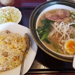 Aikawake Gyouza - しょうゆ麺+炒飯セット　900円