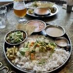 スパイス・ツリー - 久々の日曜日のスパイスツリー　到着すると、まさかのバターチキンしか残って無い表記‥ガックリしていると、マトンのキーマなら何とか一杯取れる！と飯村さんのご好意で完成した2種盛　いつもより倍美味い！