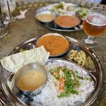 スパイス・ツリー - 相棒のバターチキンの一種盛り　勿論、例のマトンのキーマは相棒にもシェア