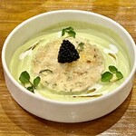渡辺料理店 - りんごのピクルスとアクセントにカレーオイルを遇らったアボカドソース　そこにずわい蟹とキャビアなんてもう泣きそうなくらい笑っちゃうｗ