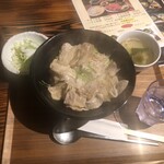 炭火焼肉衛門 - 