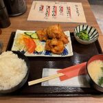 Koedo Toriya - 若鶏の唐揚げ定食（ごはん大盛り無料）　850円