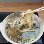 こだわりうどん一道 - 麺は程よいコシと太さ{自家製手打ち麺かな？}