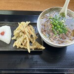 こだわりうどん一道 - 肉うどん¥770+ごぼう天¥120+梅おにぎり¥110