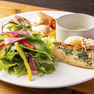 Enjoy creative quiche and fresh pasta on three different plates that will delight your eyes and tongue.