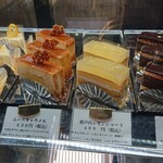 お菓子とくつろぎとこむぎさん - ショーケース②