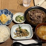 247521610 - 選べるランチ定食（肉豆腐）1,350円