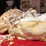 むさしの森 Diner - リコッタパンケーキ　ローストナッツクリーム　蜂蜜メイプルシロップ添え1078円